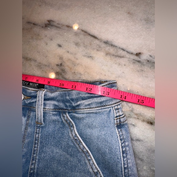 Judy Blue Size 7/28 Boyfriend Fit Cuff Stylish Blue Distressed Women Jeans - Picture 9 of 11